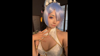 Shushu, yang menyukai Rem, mengcosplay Rem lagi