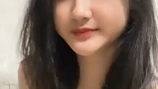 Kata org aku mirip cindo ? Tinggalkan jejak di koment nya kk  & like nya >_< v