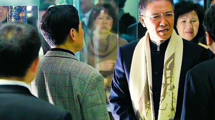 Vas bunga mawar keluarga Qianlong yang dibeli museum dengan harga mahal ternyata adalah replika