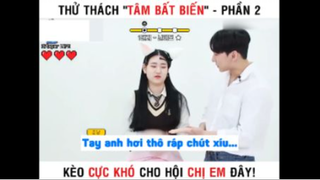 Thử thách được các soái ca ôm và phản ứng của chị em part 2 #giaitri