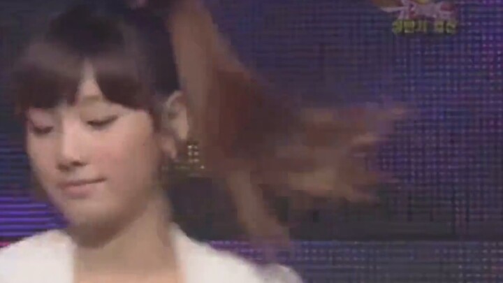 Tarian Taeyeon yang mengagumkan untuk lagu Tell Me on Saturday membawa kembali kenangan dari 15 tahu