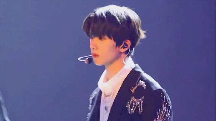 Jisung Park/ Bahkan rambutnya pun menari