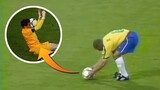 Cái kết đắng lòng danh cho thủ môn muốn bắt dính cú sút của Roberto Carlos