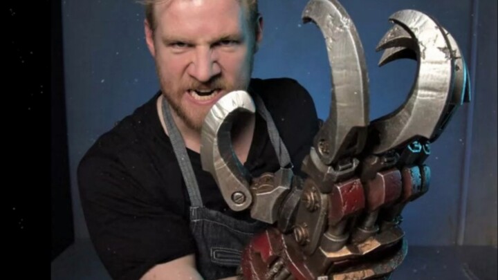 Do you believe that you can cut the railroad tracks by wearing this power claw?