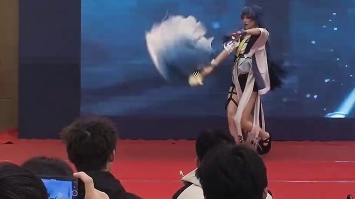 Zhou O's lip-syncing with a fan was exposed. Anyone can be a host.