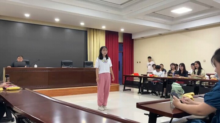 The talent show of the party in the initial training of civil servants