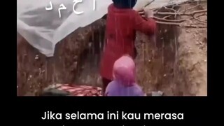 kehidupan mereka lebih menderita daripada kehidupan kita saat ini 🥺