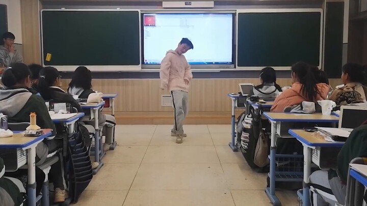 High school boys danced to "ELEVEN" online on New Year's Day hahahahahahaha