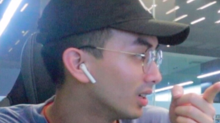 What is it like to ask a beautiful girl to play with you in Jay Chou’s Internet cafe?