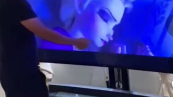 Frozen2 alsa kiss on TV just upload