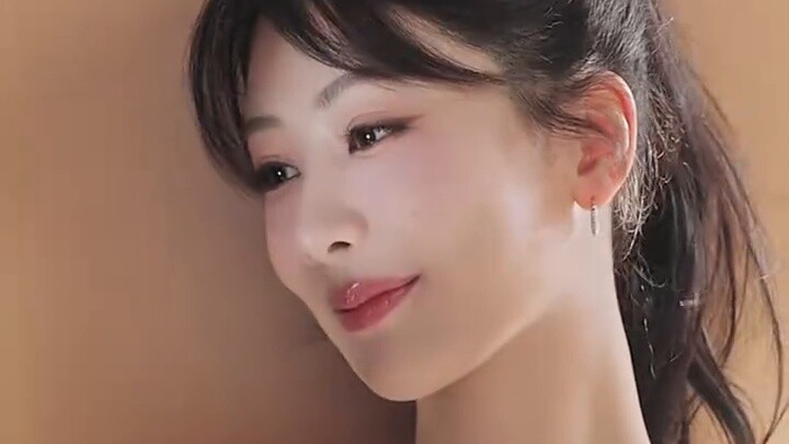 Has the four popular girls become the four beauties recently? Comparison of the latest advertising b