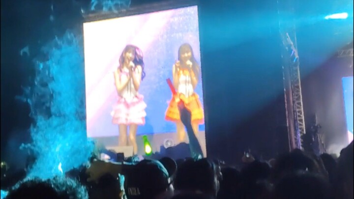 eeeaaa... eeaaaa... eeeaaaa... eeeeaaaa... ( Chant arah sang cinta dan balasannya) unit song jkt48.