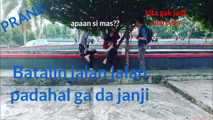 PRANK COCOFUN BATALIN JALAN2 KE CEWEK GAK DIKENAL WKWK...