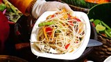 Seafood Papaya Salad (Som tum) Thai famous food (青木瓜沙拉)