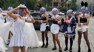 [Chengdu Comic Con] Người ta hiểu rằng vào ngày này, những người đàn ông và phụ nữ tụ tập ở đây để h