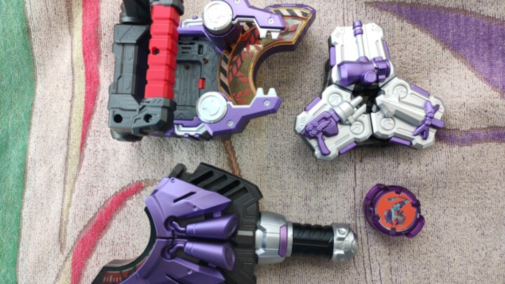 Bandai DX Kamen Rider Bull Color Powerful Builder & Thruster Buckle Repaint