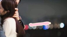 You who are hugging each other tightly under the street light are each other's only support and salv