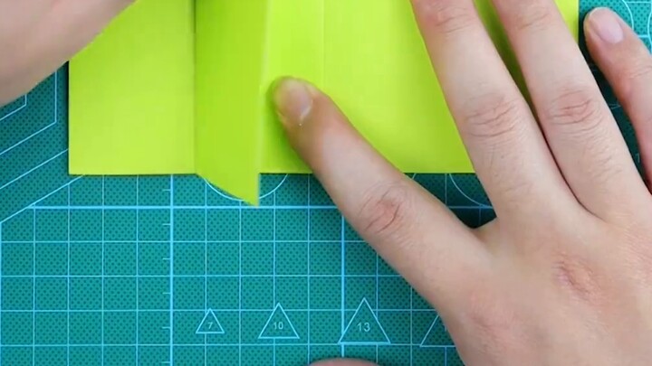 【Creative Origami】Completely nail-free version! Make a paper airplane launch pad in just 3 steps! Do