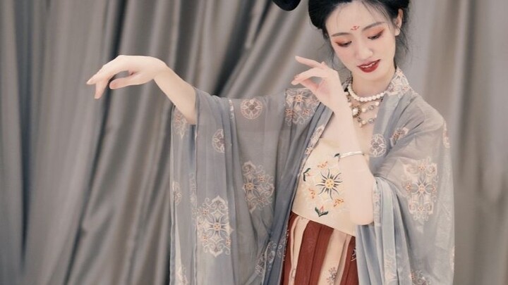 Raja melihatnya dan tertawa keras [Qing Ping Le ❁ Chang'an Dua Belas Jam] Tarian Hanfu