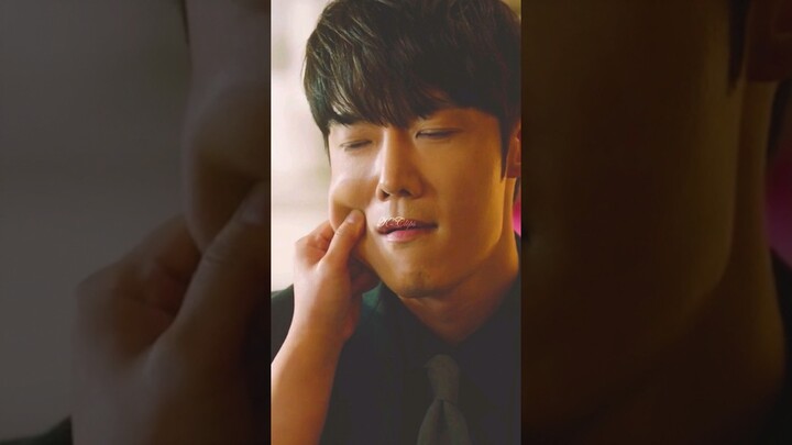 Crazy girl pulls his cheeks 🥰 #missnightandday #choijinhyuk #jungeunji #fyp #shorts #kdrama