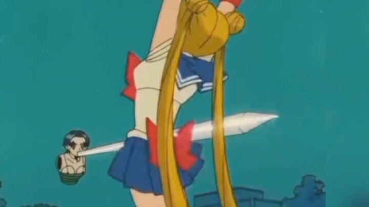 Sailor Moon juga bisa menghindar dan bergoyang.