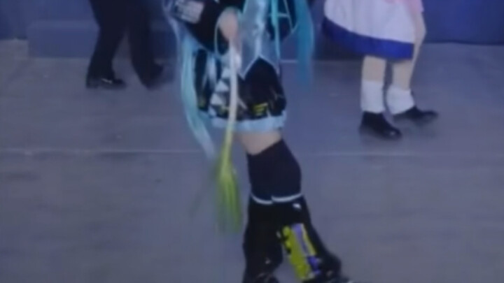 Whose is better? Miku jumps with onions and turns into a potato