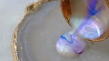 Segel Opal yang Anehnya Memuaskan
