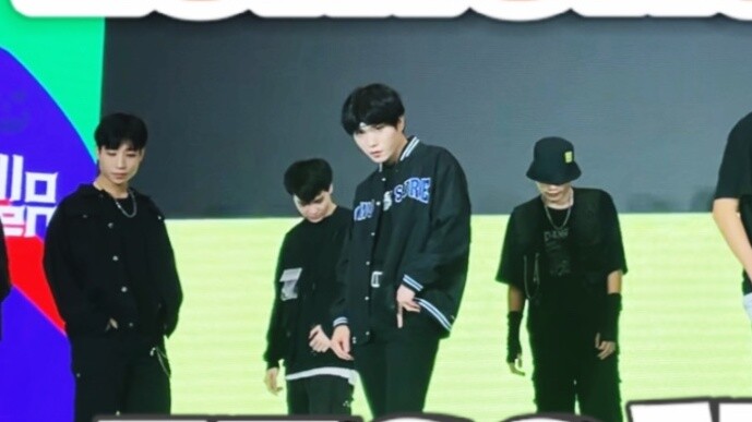 【NCT】All boys dance to "Lemonade" and support the scene