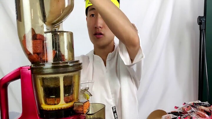 How much oil can be squeezed out of 500 packs of spicy strips? In order to get the answer, the juice