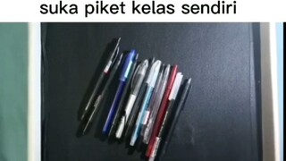 moment ketika lu orang yg suka piket sendiri di kelas