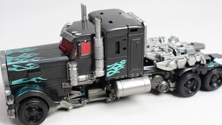 Potongan mulut airnya sangat sempurna! Film Transformers Baiwei KO versi Black Optimus Prime Scourge