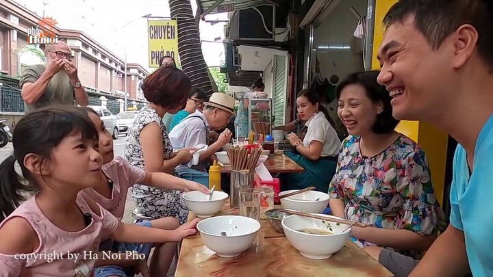 Cả nhà ngạc nhiên khi ăn Phở Chuyên Bò trên phố nhỏ Trần Quốc Toản #hnp