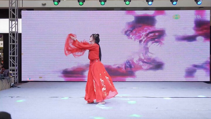 [Pei Yue] Happy [Live] [Look how she laughs and cries]