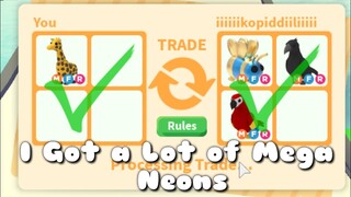 What People Trade For MEGA Neon Giraffe | +GIVEAWAY | Roblox Adoptme!