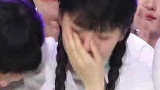 【ILLIT】THE SHOW出道初一位哭成泪人的MOKA酱(feat.彩羽)😭🥺宝宝们未来会更好的