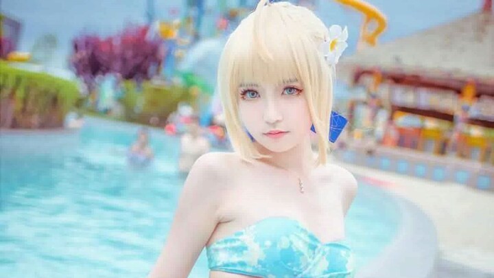 金发少女 泳装COSPLAY