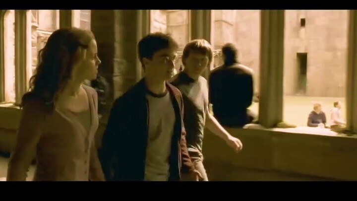 6 đoạn clip chưa phát hành từ Harry Potter và Hoàng tử lai, một trong số đó không có trong phim