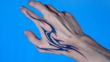 Tentang betapa menakjubkannya tangan yang tampan dengan tato