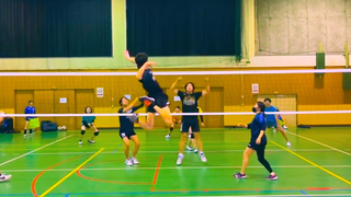 (Volleyball game) Perfect spiking posture