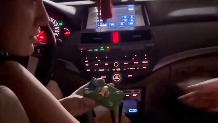 Ketika Anda mengetahui teman Anda berpartisipasi dalam perang ksatria? ? ?