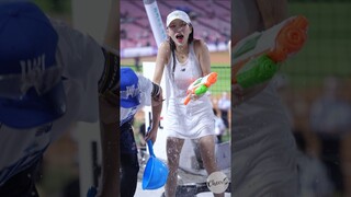 단장님 넘어트리려다 물맞음ㅋㅋ 윤지나 치어리더 Yun Jina Cheerleader