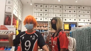 going to the mall in a haikyuu cosplay (ft. bestie)