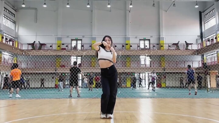 [Full song cover] OO-NMIXX My friend said this dance is like doing military boxing