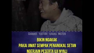 NGAKAK ! PAKAI JIMAT SEMPAK BAU BIAR DI JAUHI SETAN #shorts