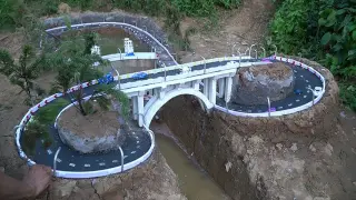 The infrastructure madman shows his skills! Self-built "cross-river bridge" has opened to traffic