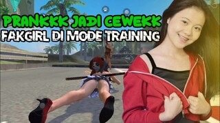 JADI CEWEK FAKGIRL DI MODE TRAINING |FREE FIRE PRANK