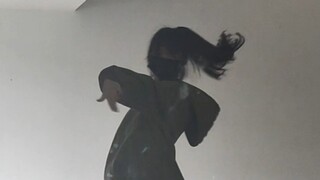 动作和头发一样凌乱的贱侠-.-【存一下】