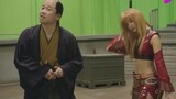 [Versi live-action Gintama] Trivia: Nainao berbalik dengan dingin karena tawa, salahkan Sato karena terlalu lucu