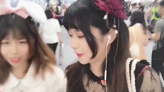 Rasakan maid cafe Jepang di Shenzhen Comic Con, dan temui penggemar wanita yang tergila-gila #VLOG