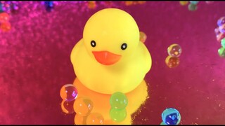 Orbeez rain storm over baby dicks Stop motion cartoon for children - BabyClay